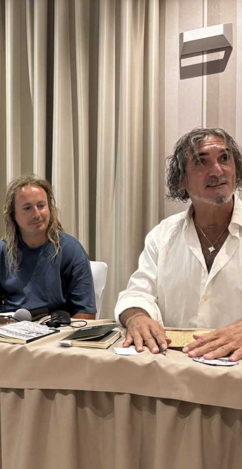 Presentación de No es todo el mar que cabe en mis palabras de Juan Manuel Romero Bey